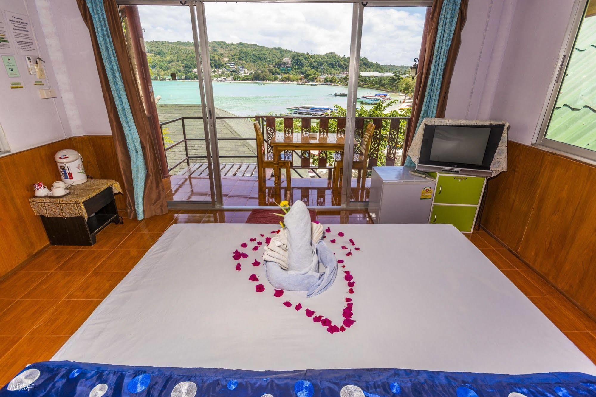 Phi Phi Good View Hotel Exterior photo